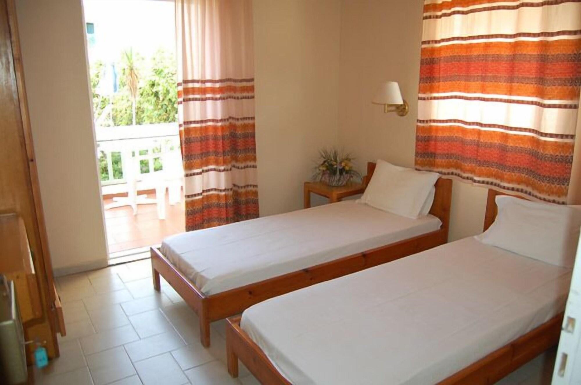 Haris Apartments Kokkini Hani Luaran gambar